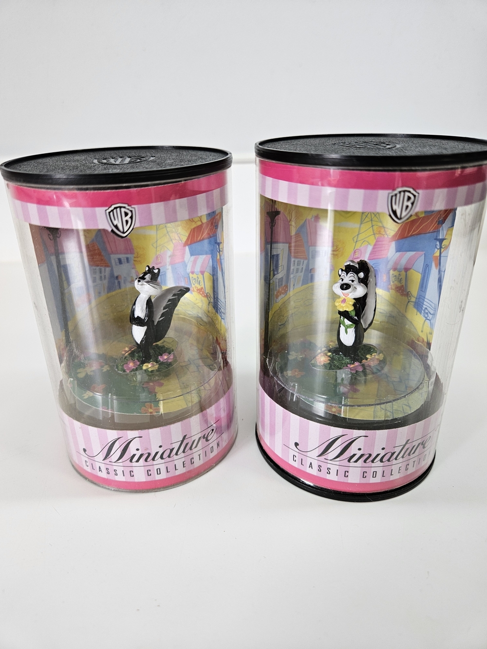 VINTAGE Warner Bros Pepe Le Pew Penelope Miniature Classic Collection Figurines
